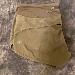 Lululemon Speed Up Shorts- 2.5”